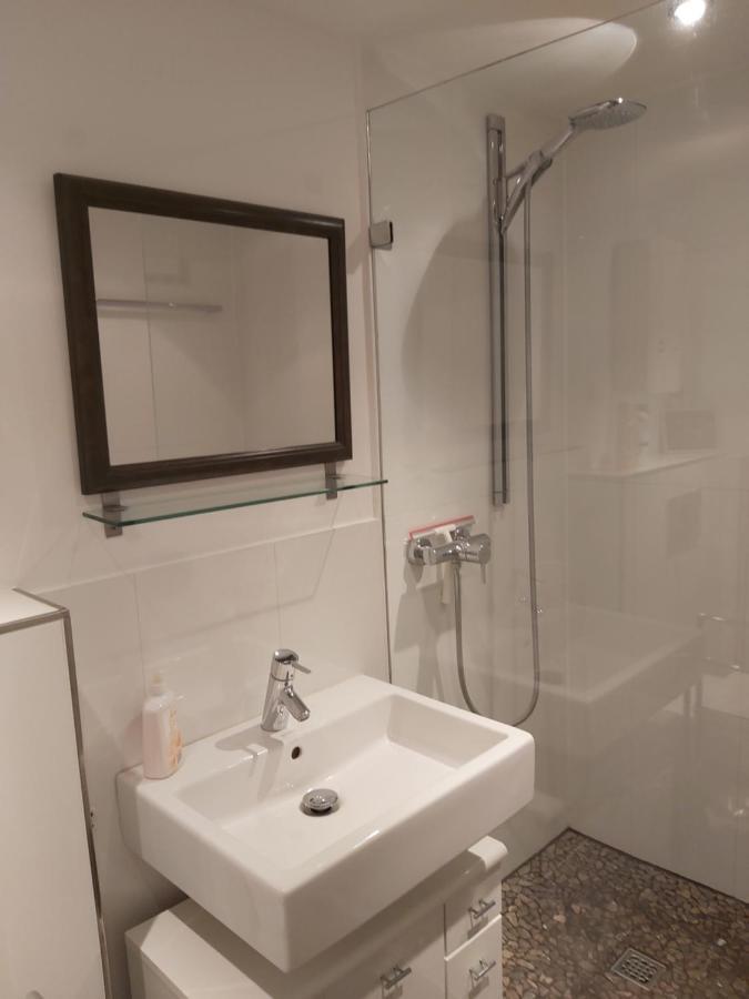 Well Located Flat With Balcony Apartment Dusseldorf